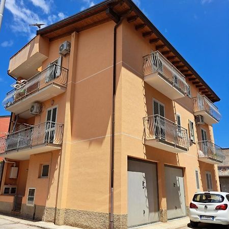 La Casa Vacanza Falcone Bagian luar foto